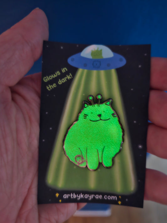 *Glow in the Dark* Alien Enamel Pin